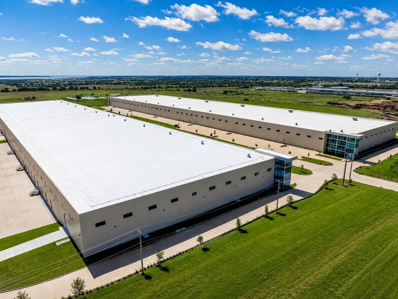 More Photos Of 6100 N Stemmons Fwy, Sanger Unknown For Lease