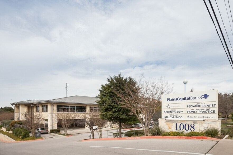 More Photos Of 1008 Ranch Road 620 S, Lakeway Office For Lease