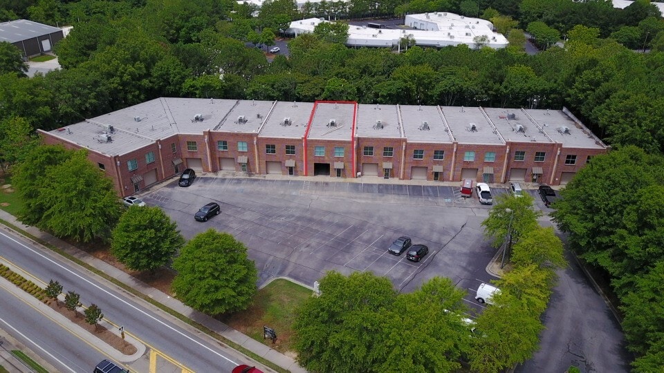 More Photos Of 5292 Oakdale Rd SE, Smyrna Showroom For Lease