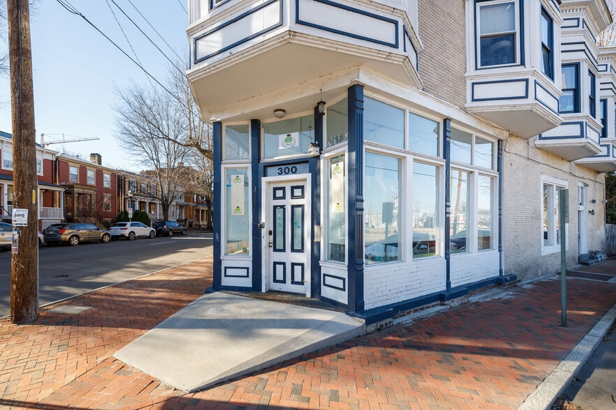 More Photos Of 300 W Clay St, Richmond Storefront Retail Residential For Lease