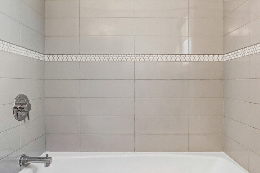 More Photos Of 700 S 6th St, Burbank Apartments For Sale