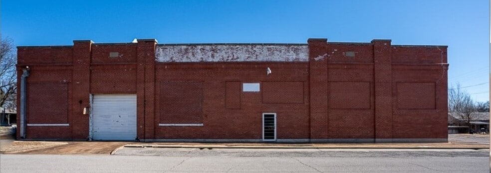 More Photos Of 227 S Philadelphia Ave, Shawnee Warehouse For Sale