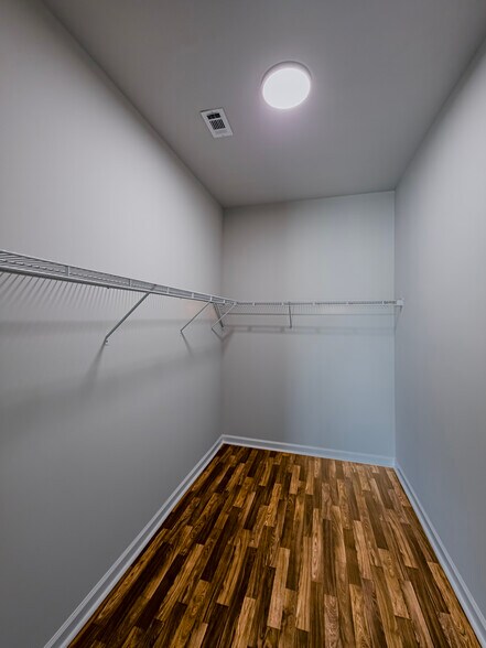 More Photos Of 1604 Lankford Dr, Valdosta Apartments For Sale