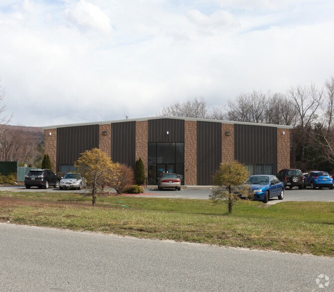 More Photos Of 4 Federico Dr, Pittsfield Office For Sale