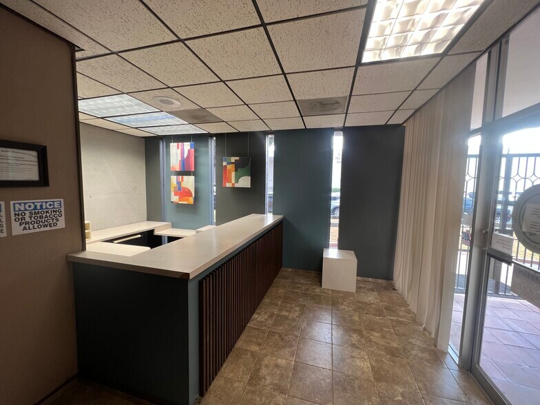 More Photos Of 205 Profit Dr, Victoria Showroom For Sale