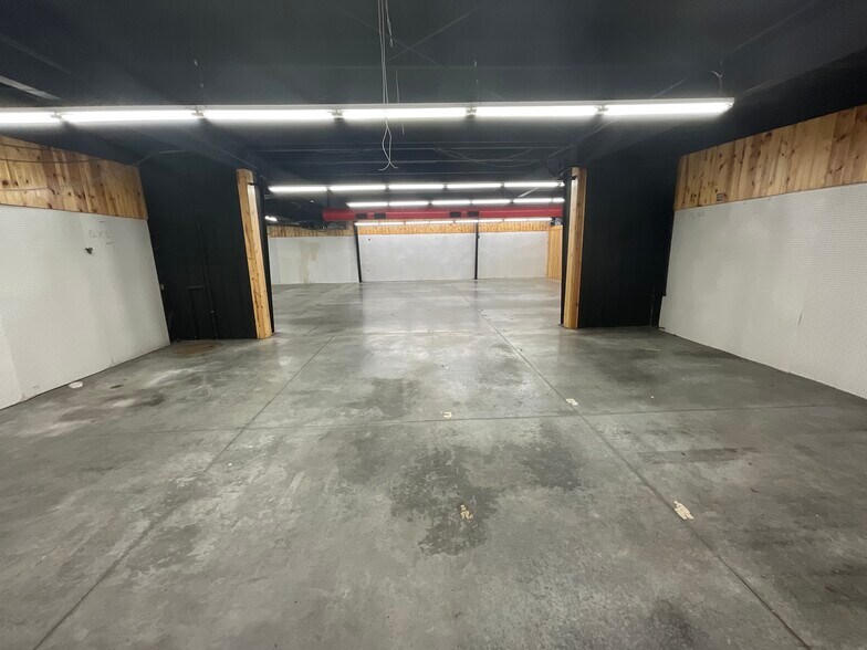 More Photos Of 1031 Appleton Rd, Menasha Industrial For Lease