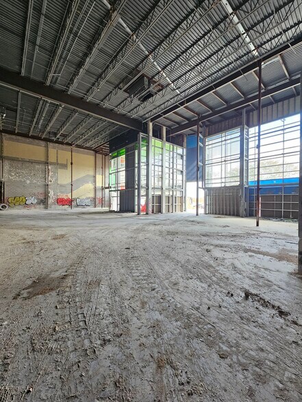 More Photos Of 15900 Yorktown Crossing Pky, Houston Movie Theatre For Lease