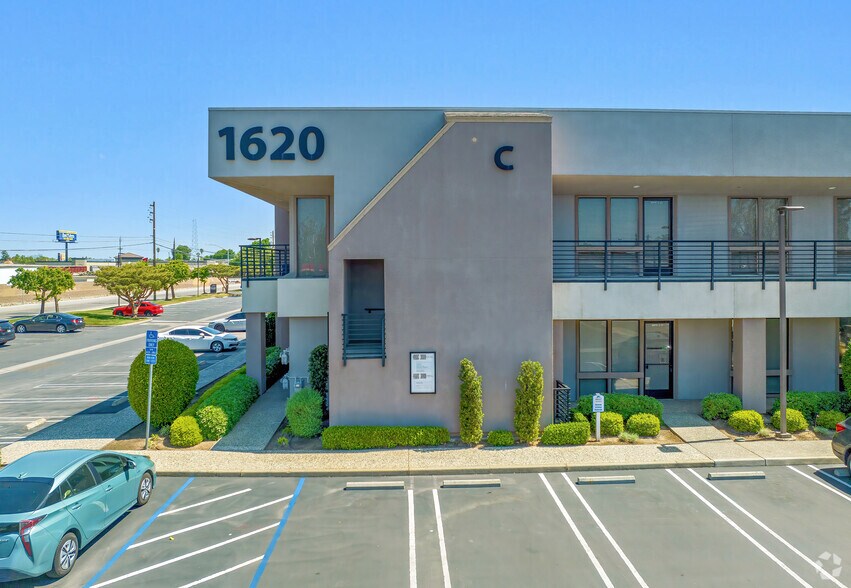 More Photos Of 1620 N Carpenter Rd, Modesto Office For Lease