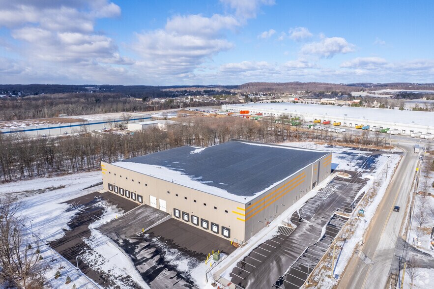 More Photos Of 2100 AM Dr, Quakertown Warehouse For Lease