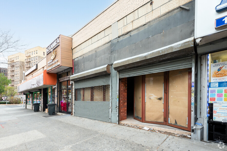 Primary Photo Of 1171-1201 Jerome Ave, Bronx Storefront For Lease