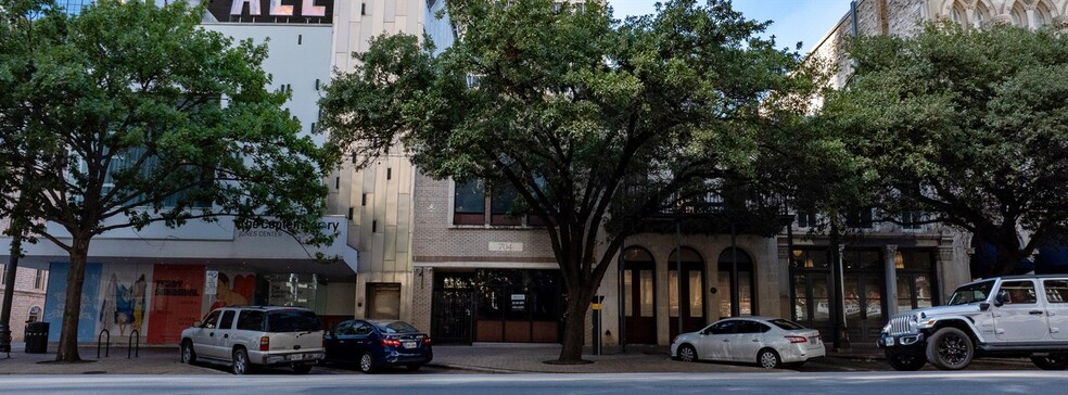 Primary Photo Of 704 Congress Ave, Austin Restaurant For Lease