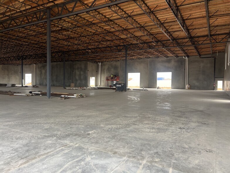 More Photos Of 1616 W Alameda Rd, Phoenix Warehouse For Sale