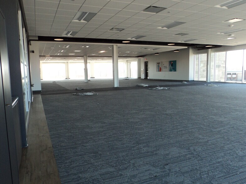 More Photos Of 2020 Innovation Ct, De Pere Office For Lease