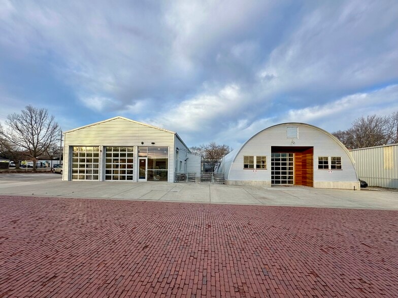 More Photos Of 839-841 Pennsylvania St, Lawrence Warehouse For Sale