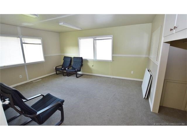 More Photos Of 223 N East Ave, Tahlequah Office For Sale