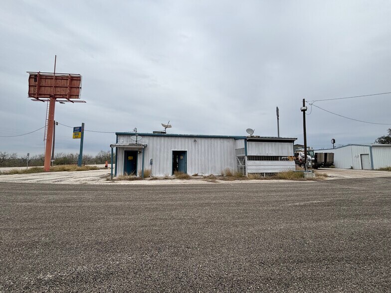 More Photos Of 866 FM 99, Whitsett Storefront For Sale
