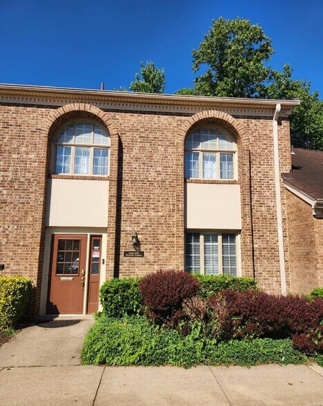 More Photos Of 6211-6217 Old Keene Mill Ct, Springfield Office For Sale