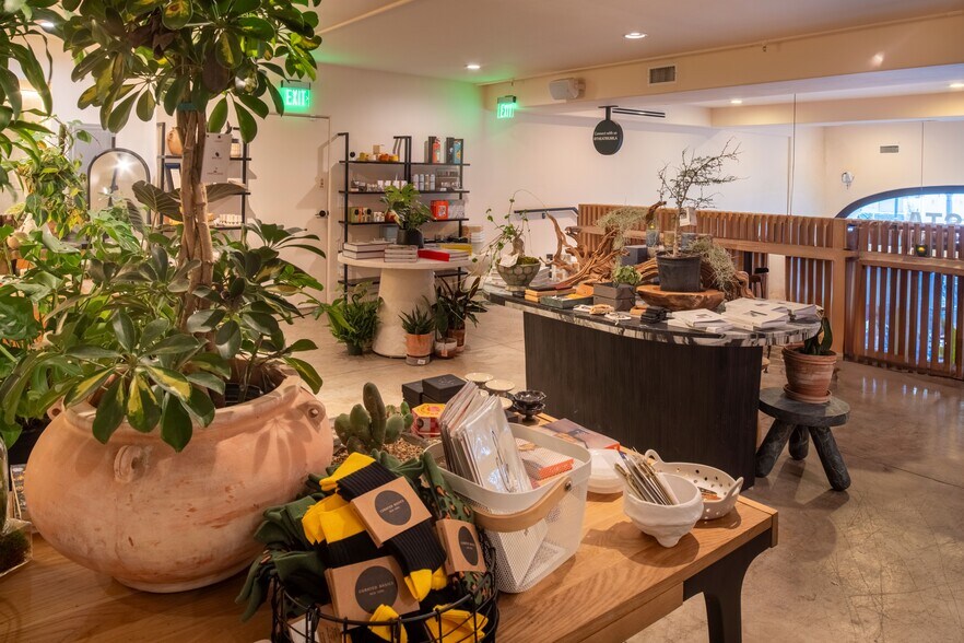 More Photos Of 7501 Santa Monica Blvd, West Hollywood Hotel For Sale