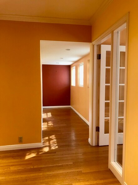 More Photos Of 917-921 W 17th St, Santa Ana Medical For Lease