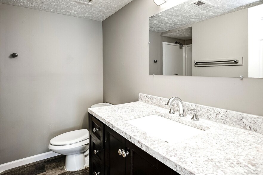 More Photos Of 10505 Evans Plz, Omaha Apartments For Sale