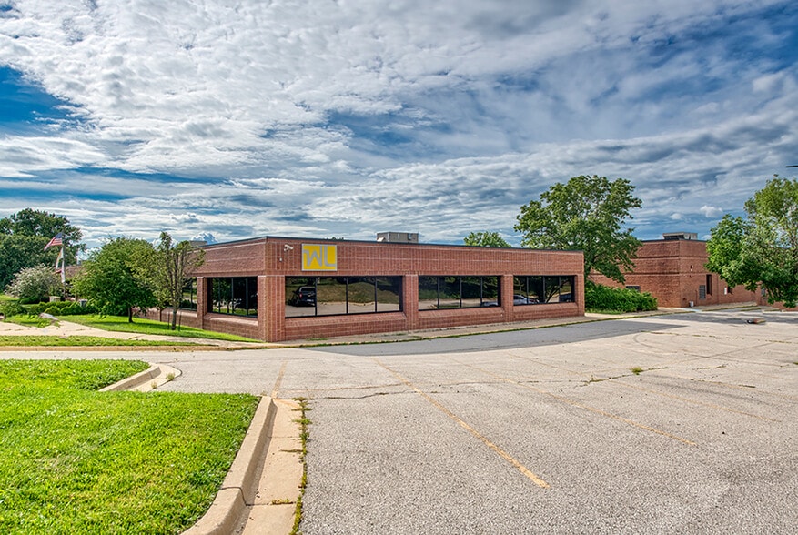 More Photos Of 11200 W 93rd St, Overland Park Flex For Lease