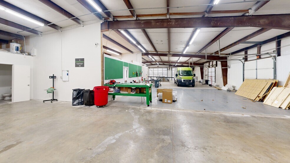 More Photos Of 1724 Acorn Dr, Rogers Warehouse For Lease