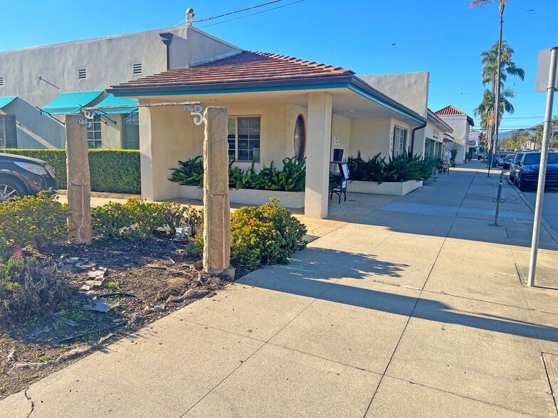 More Photos Of 1715 State St, Santa Barbara Office For Lease