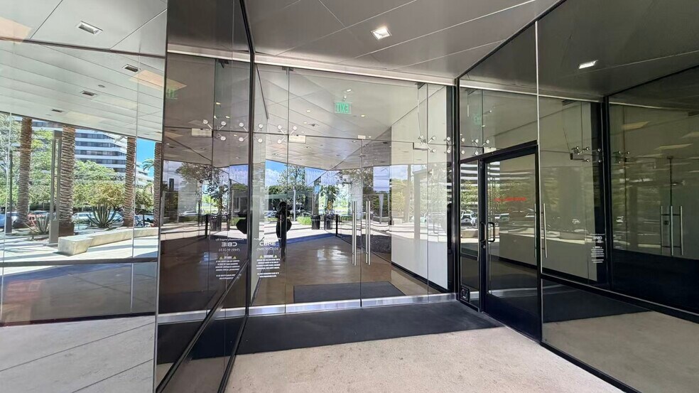 More Photos Of 4590 MacArthur Blvd, Newport Beach Office For Lease