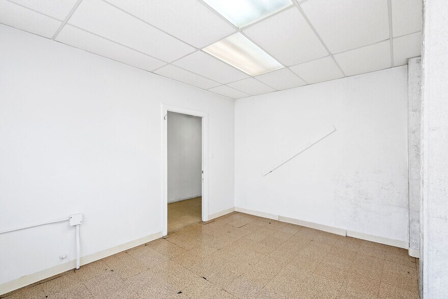More Photos Of 1701 W Woodlawn Ave, San Antonio Religious Facility For Sale