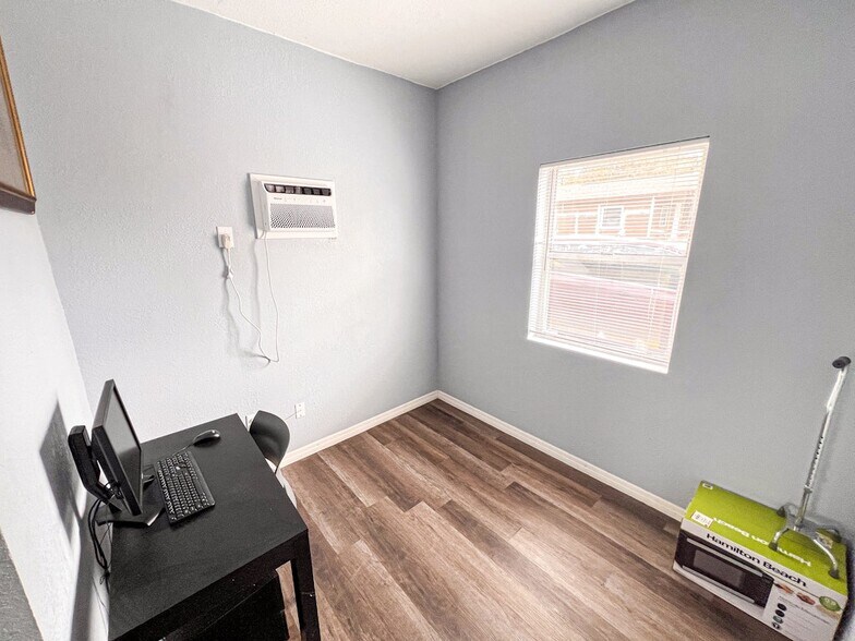 More Photos Of 1110 E Laura St, Plant City Funeral Home For Sale