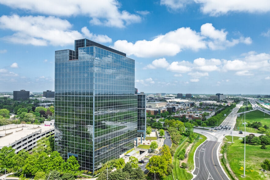 More Photos Of 425 N Martingale Rd, Schaumburg Office For Lease
