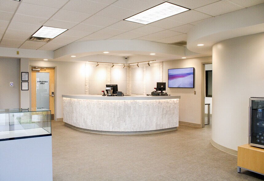 More Photos Of 4121 S 72nd Ave, Tulsa Service For Sale