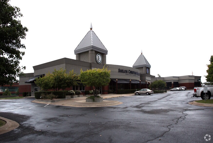 Primary Photo Of 5403-5415 Pinnacle Point Dr, Rogers Storefront For Lease