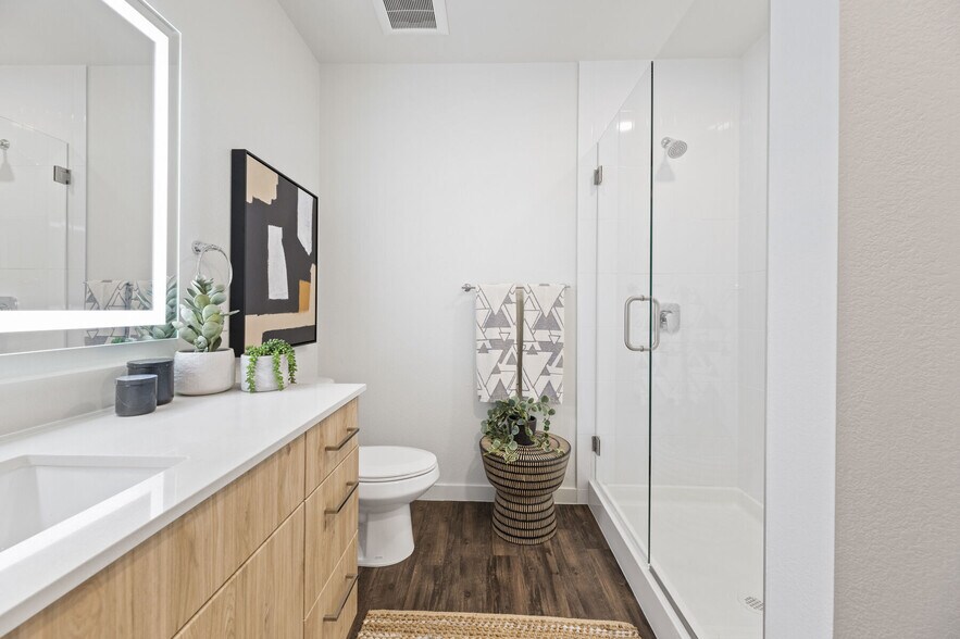 More Photos Of 2040-2060 N Scottsdale Rd, Scottsdale Apartments For Lease