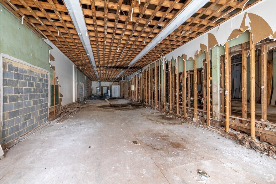 More Photos Of 209-227 S Main St, Lancaster General Retail For Sale