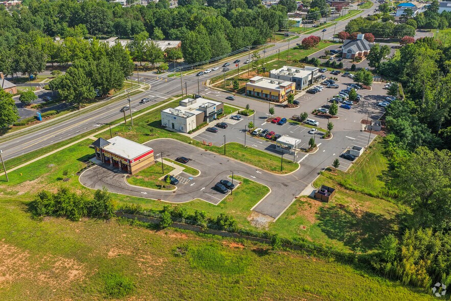 More Photos Of 211 Williamson Rd, Mooresville Land For Sale
