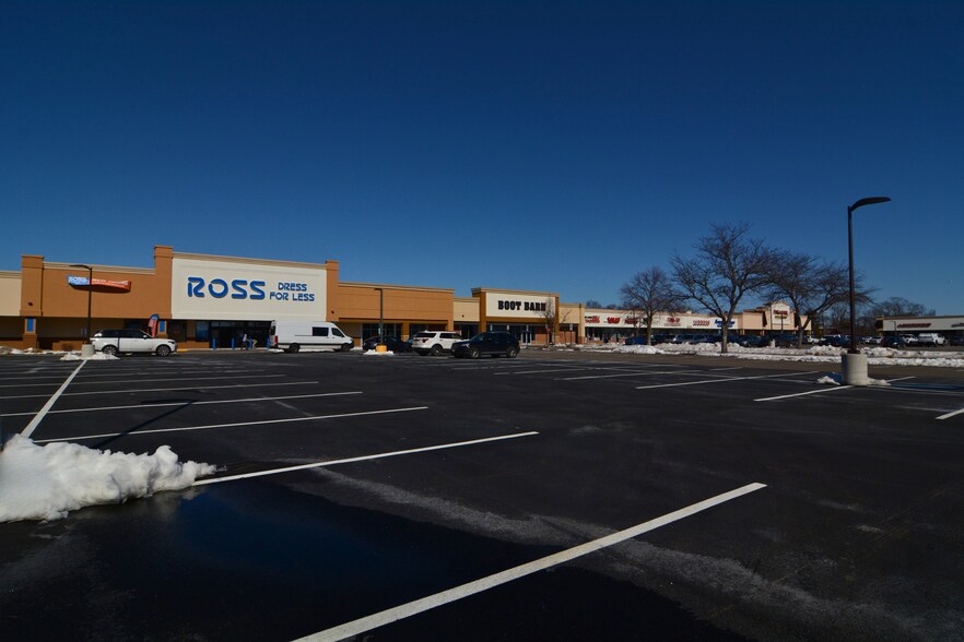 More Photos Of 1088-1791 Old Country Rd, Riverhead Storefront For Lease