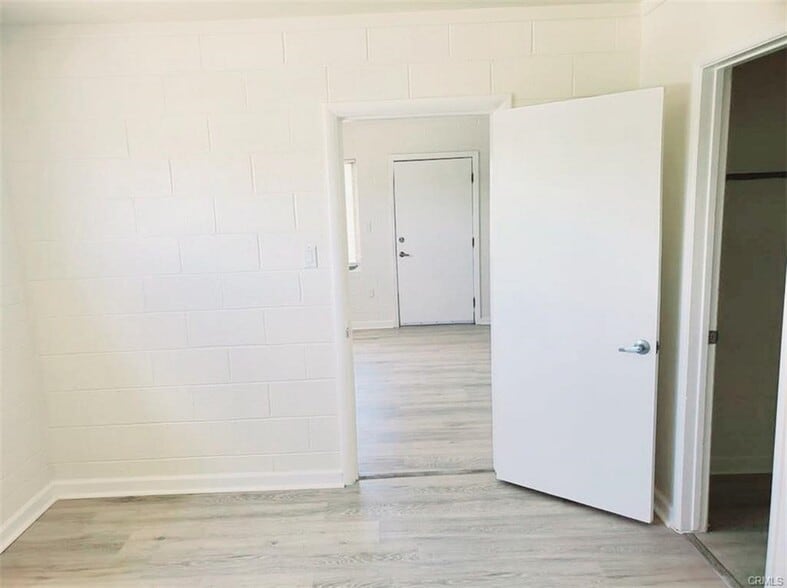 More Photos Of 15521-15531 4th St, Victorville Apartments For Sale