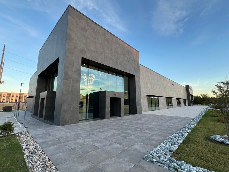 Primary Photo Of 7300 Riverside Dr, Irving General Retail For Lease