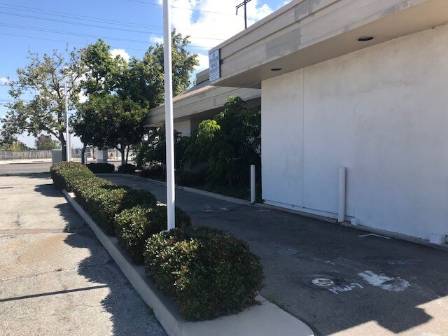 More Photos Of 16001 Springdale St, Huntington Beach Freestanding For Lease