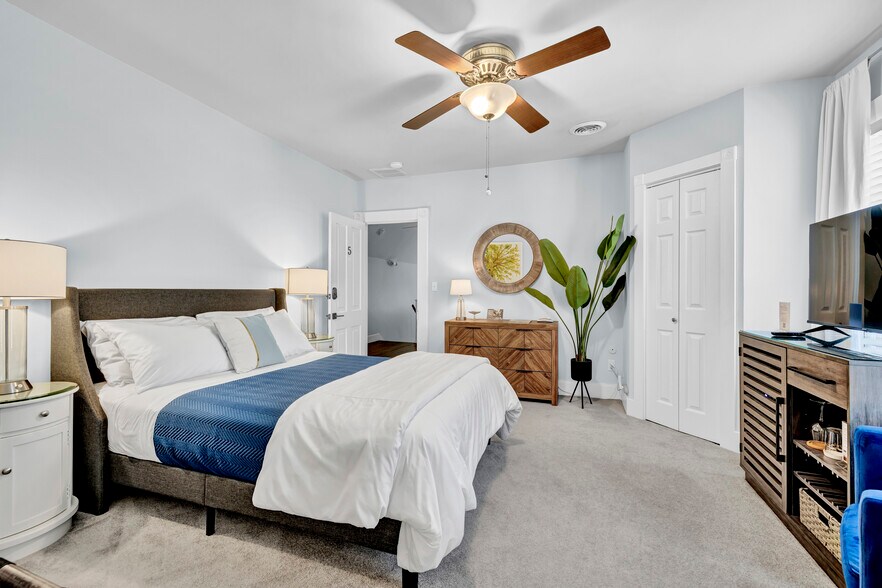 More Photos Of 412 S 3rd St, Wilmington Hospitality For Sale