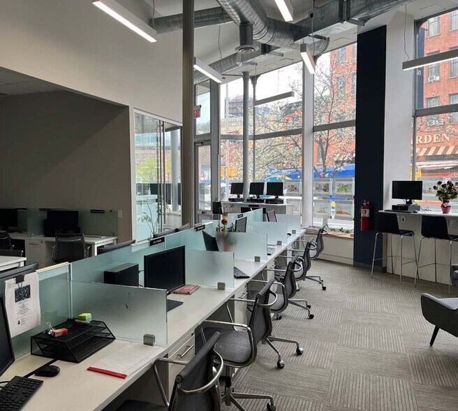 More Photos Of 664 Fulton St, Brooklyn Apartments For Lease