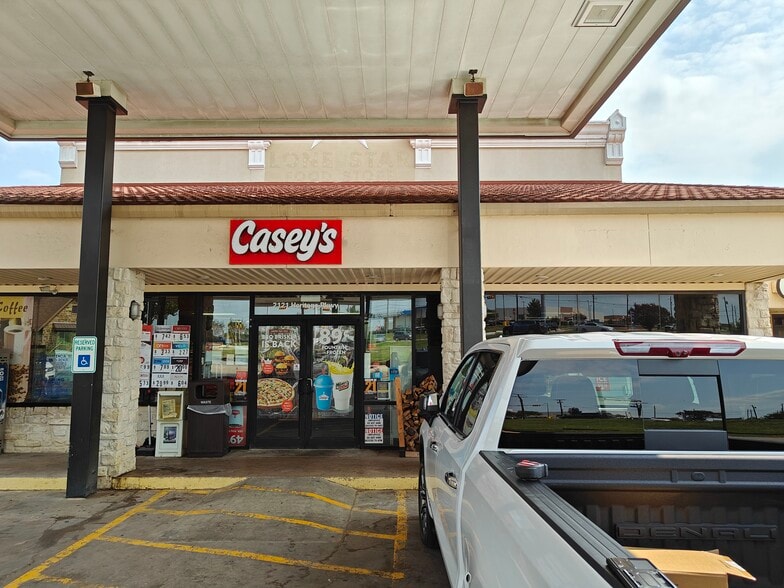 More Photos Of 2121 N FM 1417, Sherman Service Station For Sale