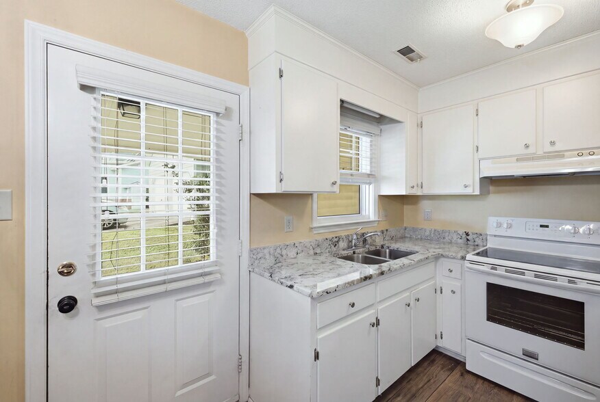 More Photos Of 17-19 W Second St, Wendell Specialty For Sale