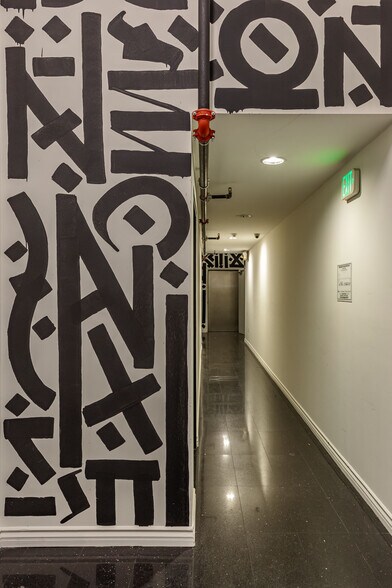 More Photos Of 735 S Broadway, Los Angeles Storefront For Sale