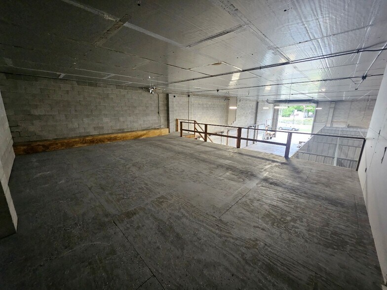 More Photos Of 17329 148th Ave, Spring Lake Self Storage For Lease