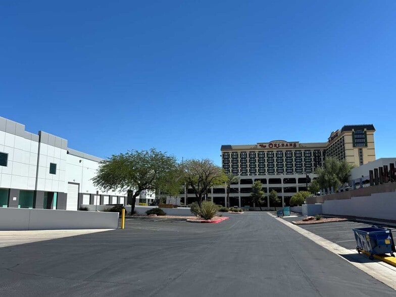 More Photos Of 4701 Cameron St, Las Vegas Warehouse For Lease