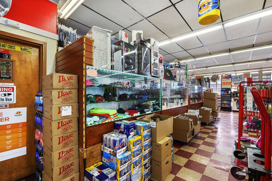 More Photos Of 6836-6850 Calumet Ave, Hammond Convenience Store For Sale