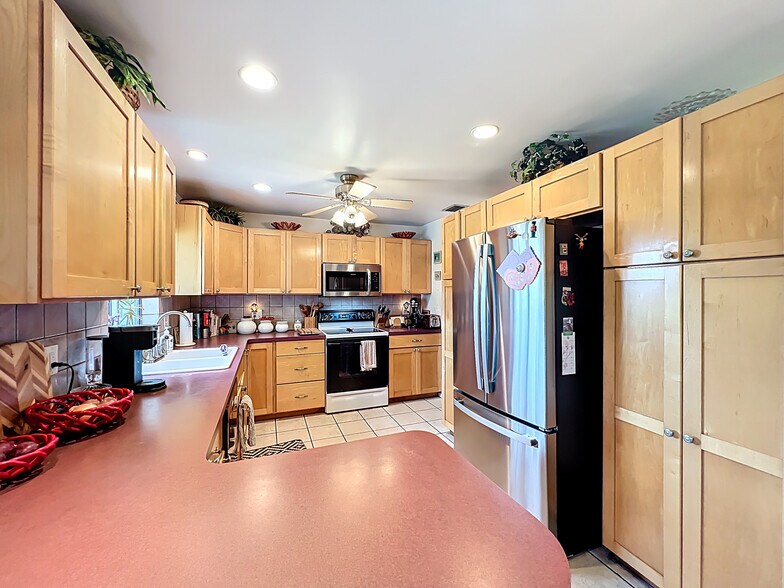 More Photos Of 7001 W Jones Ave, Mount Dora Airplane Hangar For Sale