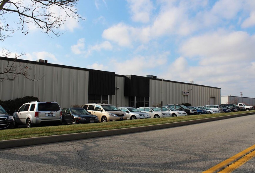 Primary Photo Of 6245 Creek Rd, Blue Ash Warehouse For Lease